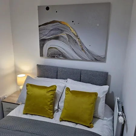 Serenity House With 5 Bedrooms * Sheffield